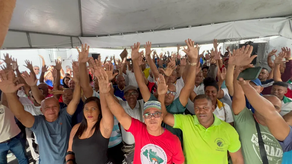 Rodoviários confirmam suspensão da greve em assembleia