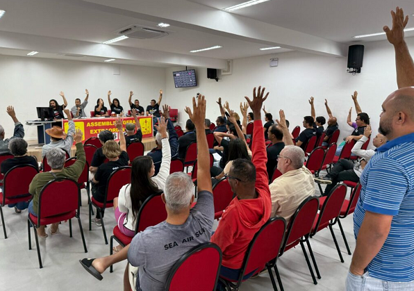 EM ASSEMBLEIA, CATEGORIA DELIBERA PELA ENCERRAMENTO DA GREVE E REINSTAURAÇÃO DO ESTADO DE GREVE