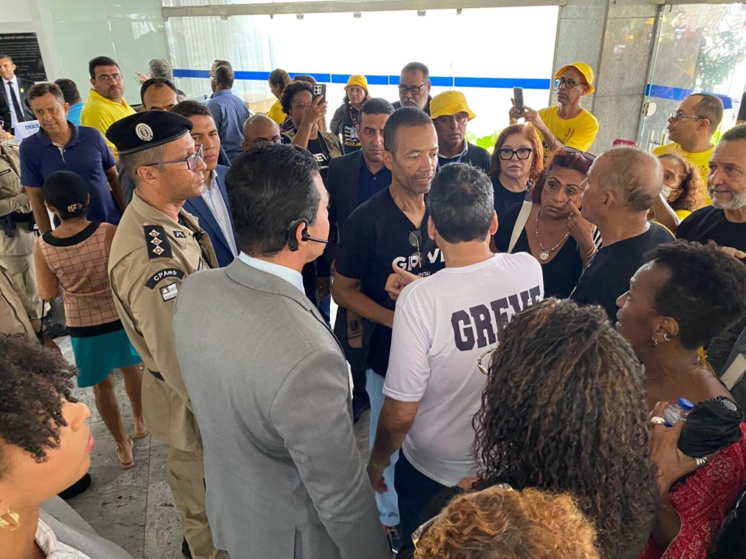 EM MOBILIZAÇÃO CONJUNTA, SINTAJ E SINPOJUD PEDEM A APROVAÇÃO DO PCCV