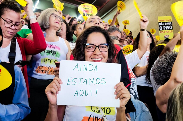 Manifestação na Estação da Lapa conta com apoio da comunidade escolar e movimentos sociais