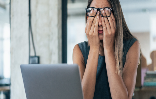 ENQUANTO O TJ SUGERE HOMENAGEM AOS MAGISTRADOS, SERVIDORES(AS) AGUARDAM O CUMPRIMENTO DO ACORDO
