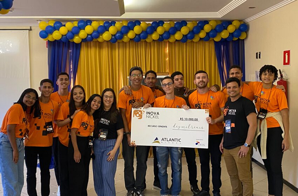 Professores baianos orientam estudantes vencedores de prêmio com jogo que combate preconceito contra autistas