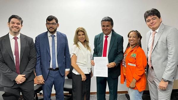 Sindipetro Bahia firma acordos que vão beneficiar mais de mil trabalhadores e trabalhadoras