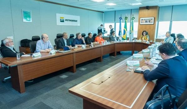 Sindiquímica Bahia em uma reunião com a presidente da Petrobras