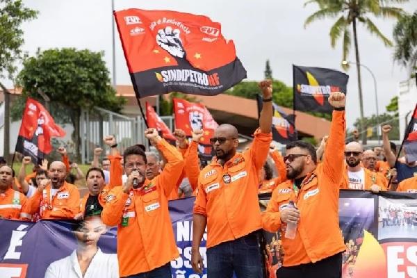 ACT conquistado na greve é aprovado nos 14 sindicatos da FUP. Agora é organizar a luta para os desafios de 2026