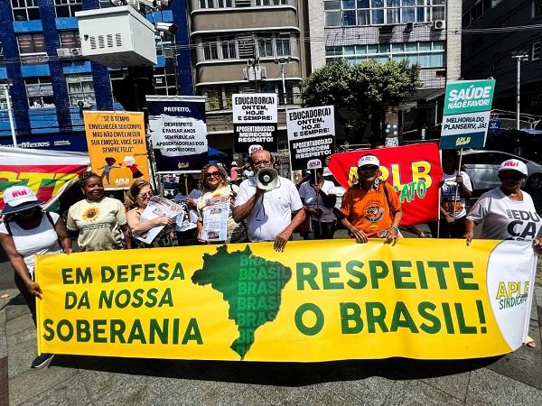 APLB-Sindicato homenageia aposentadas e aposentados com missa e mobilização na Praça da Piedade