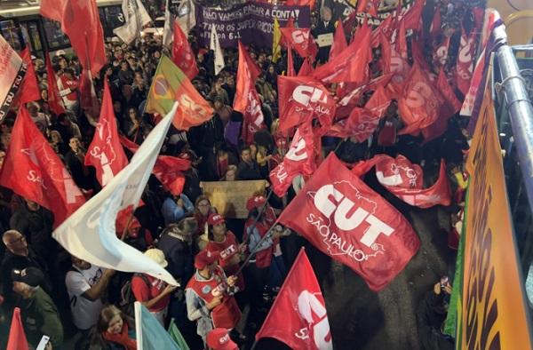 Saiba o que é preciso para a redução de jornada e o fim da 6X1 passarem a valer