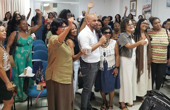 Com auditório lotado, o SINTRACOM-BA celebra o Março Mulher