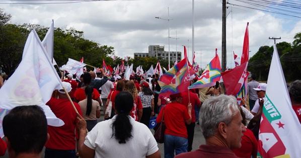 SINTAJ SE UNE À MARCHA PELA DEMOCRACIA DA FETRAB EM SALVADOR EM DEFESA DO SERVIÇO PÚBLICO